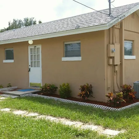 Cottage On Walking Distance To Nokomis Beach